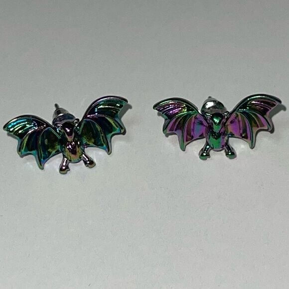 CHAMELEON CHROME BAT STUD EARRINGS - Picture 4 of 11